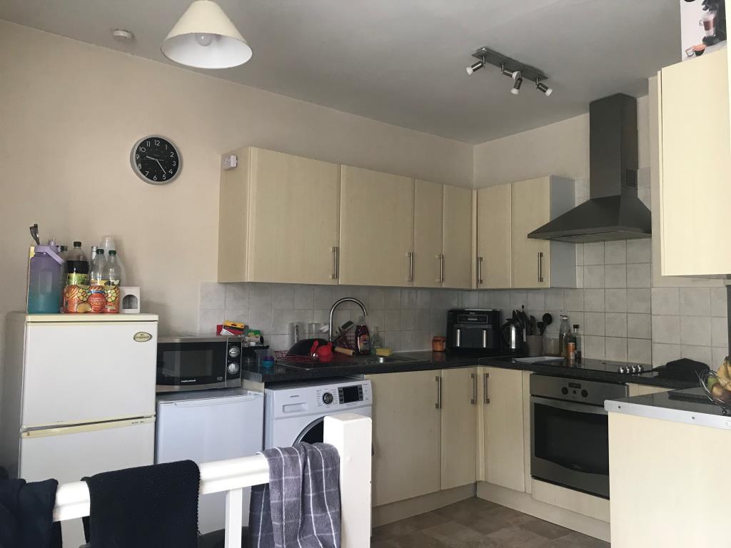 Lot: 75 - TOWN CENTRE FLAT FOR INVESTMENT -